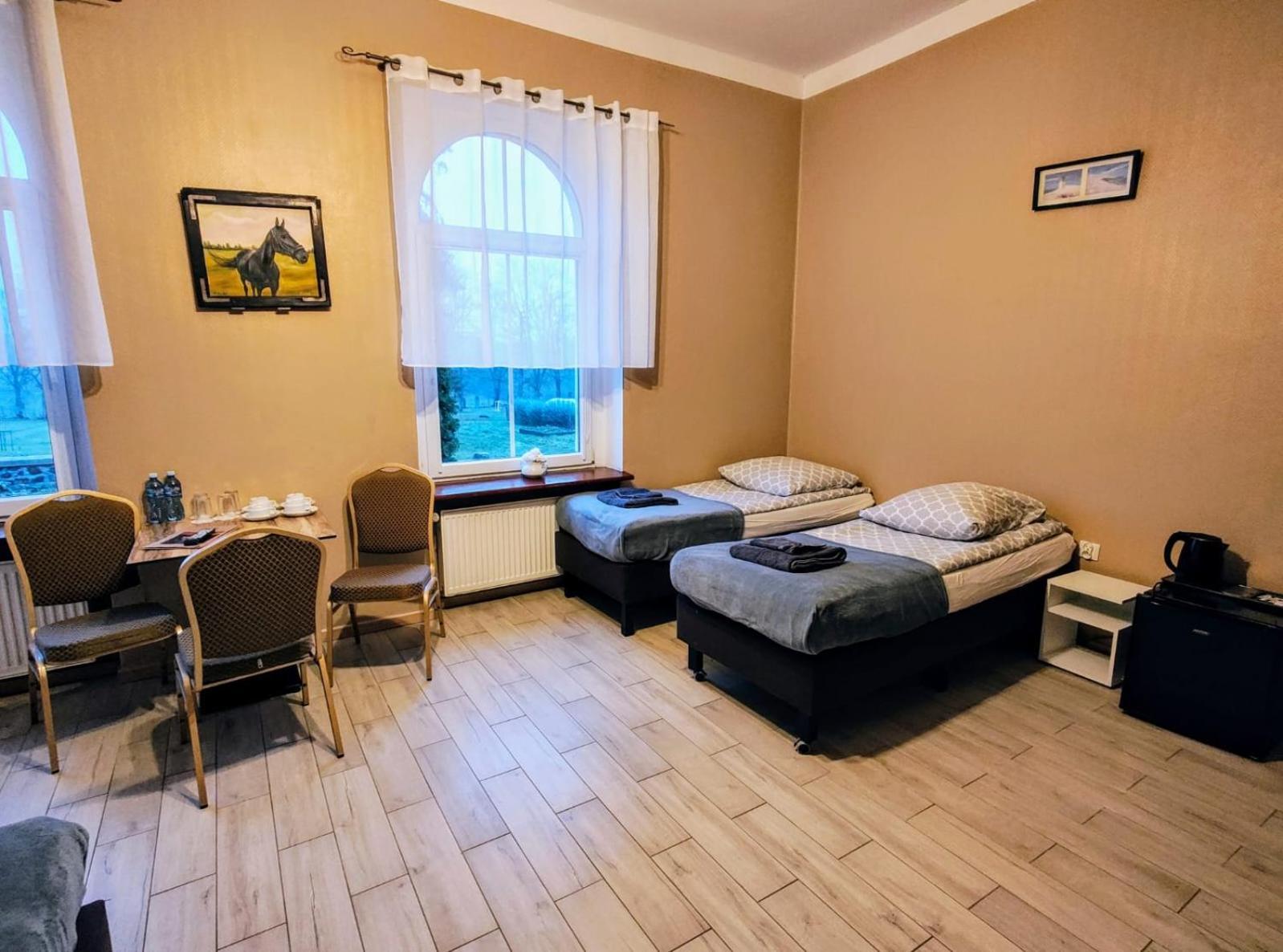 Palac Pod Bocianim Gniazdem Runowo  Dış mekan fotoğraf